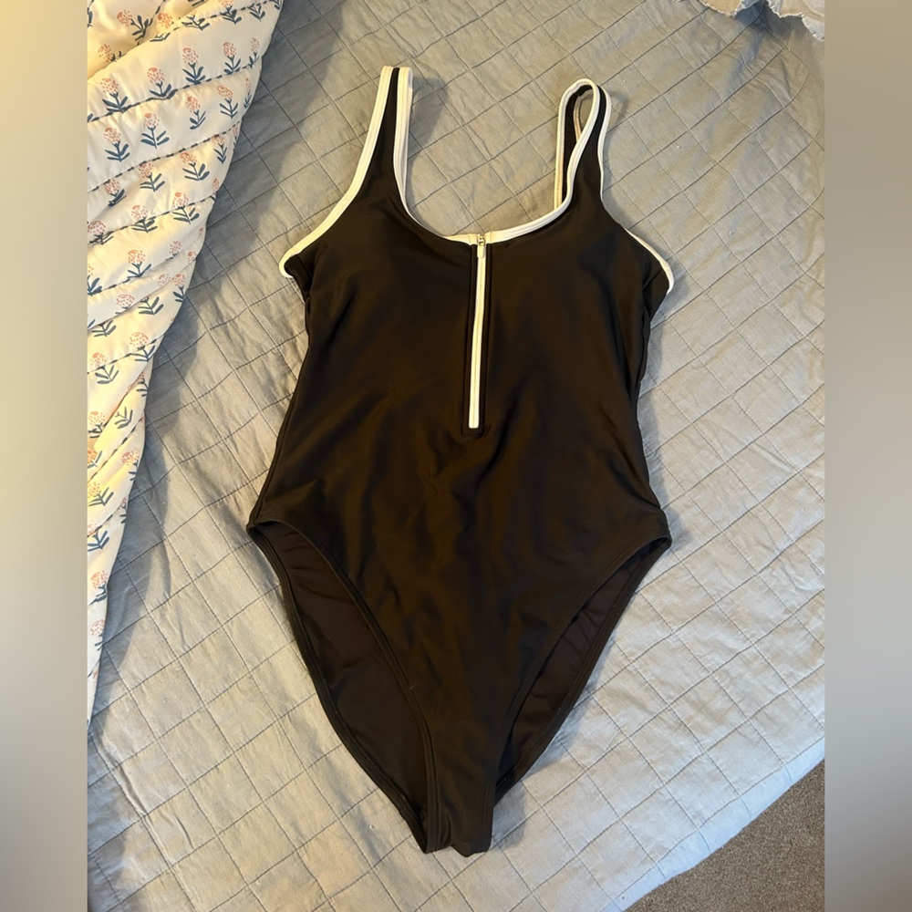 Old navy black and white zip front one piece